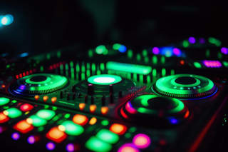 Dj Tony Morris In The Mix /Photo Booths / Uplighting-Elmer DJs